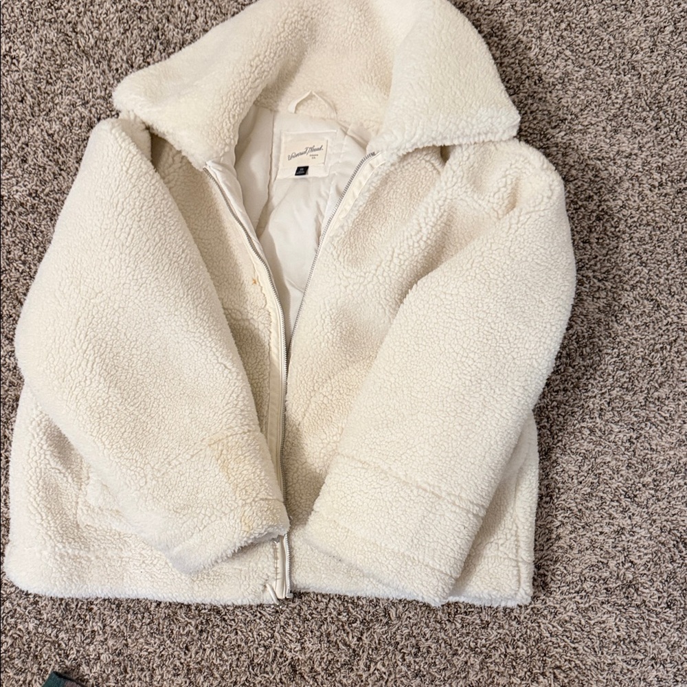 Women’s Cream Sherpa Zip-Up Jacket